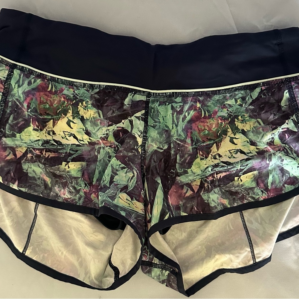 Lululemon speed up short size 6
